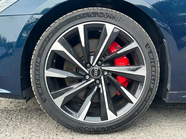Audi A7L 2022