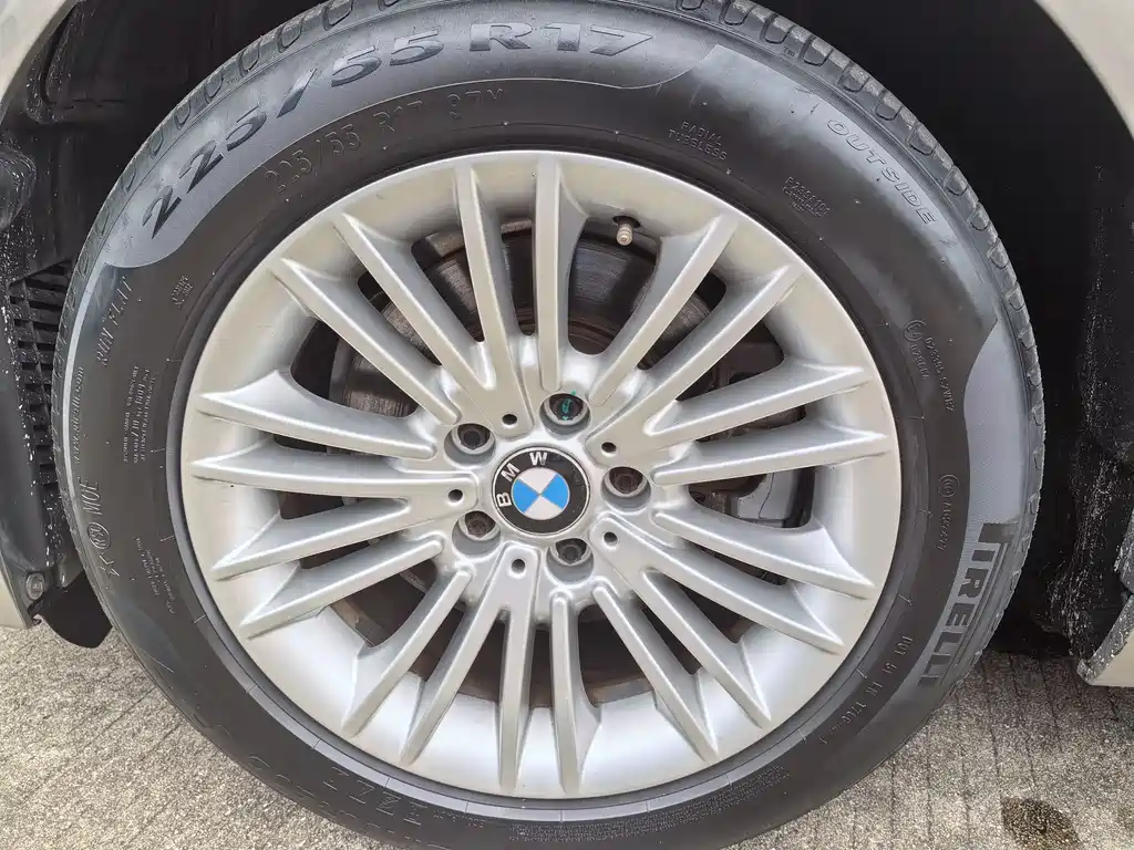 BMW 5 Series 2014 — фото 13