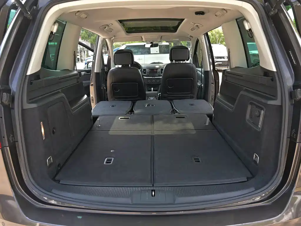 Volkswagen Sharan 2017 — фото 25