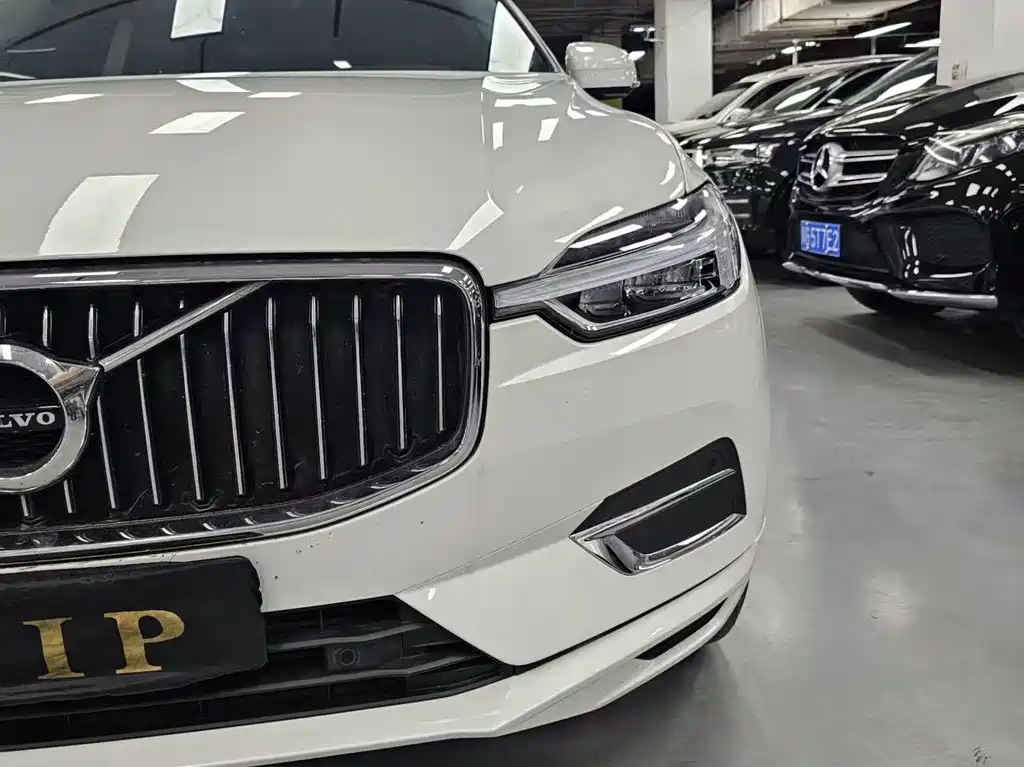 Volvo XC60 2020 — фото 17
