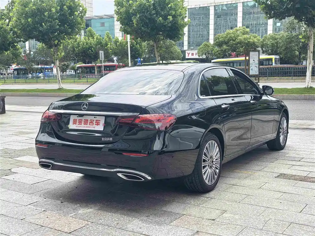Mercedes-Benz E-Class 2023 — фото 7