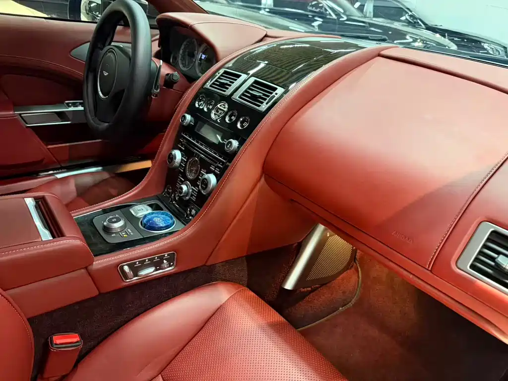 Aston Martin Rapide 2014 — фото 16