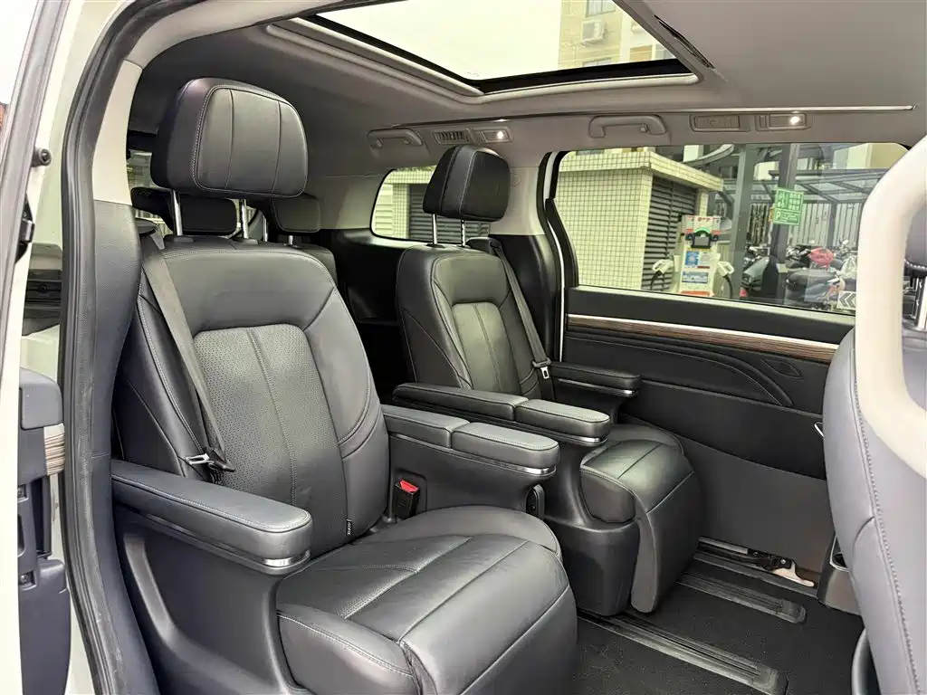 GAC Motor Trumpchi M8 2021 — фото 21