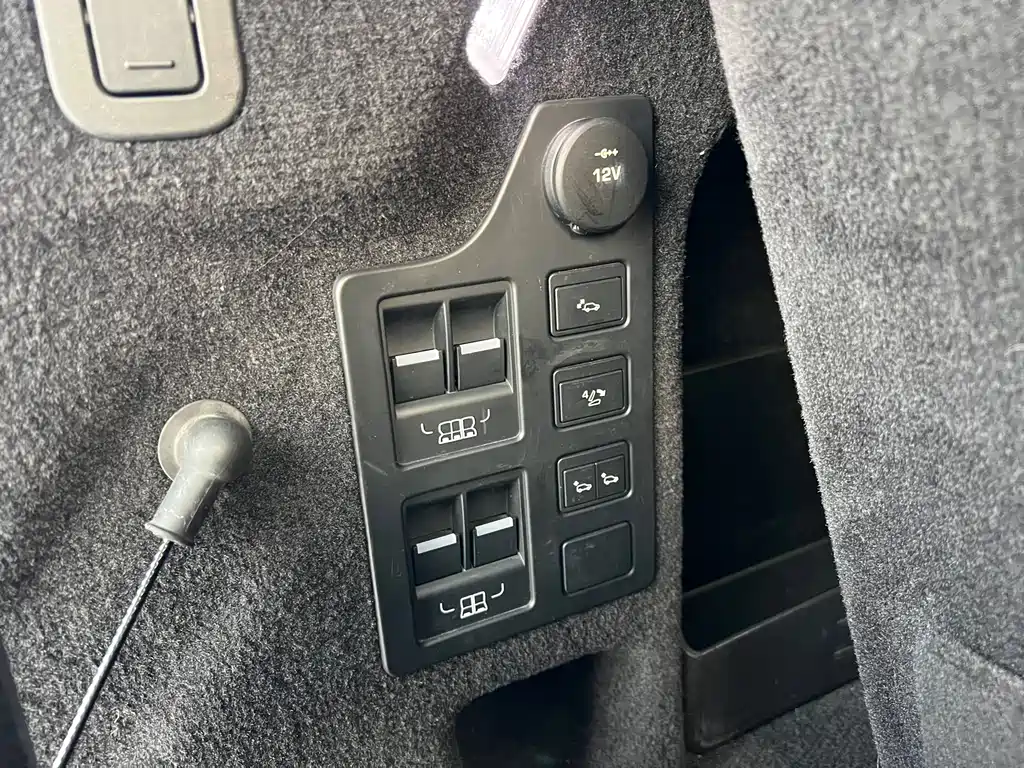 Land Rover Discovery 2017 — фото 19