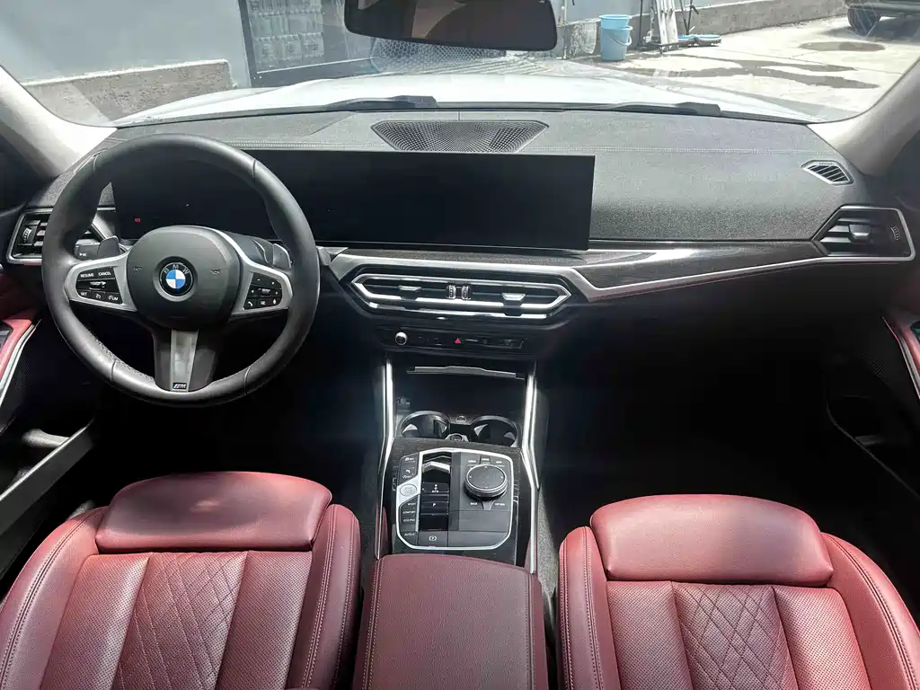 BMW 3 Series 2024 — фото 16