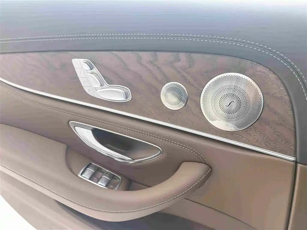 Mercedes-Benz E-Class 2023 — фото 11