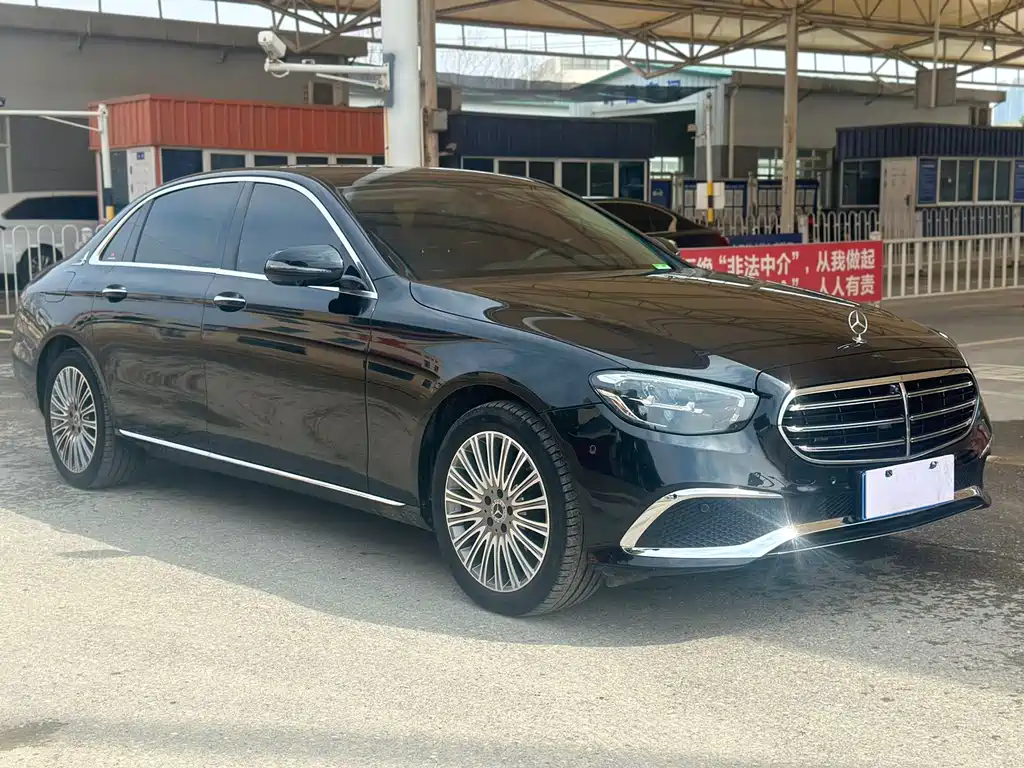 Mercedes-Benz E-Class 2023 — фото 3