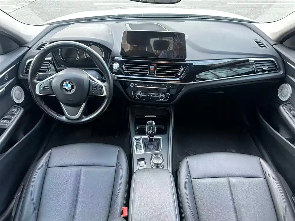 BMW 1 Series 2021 — фото 14