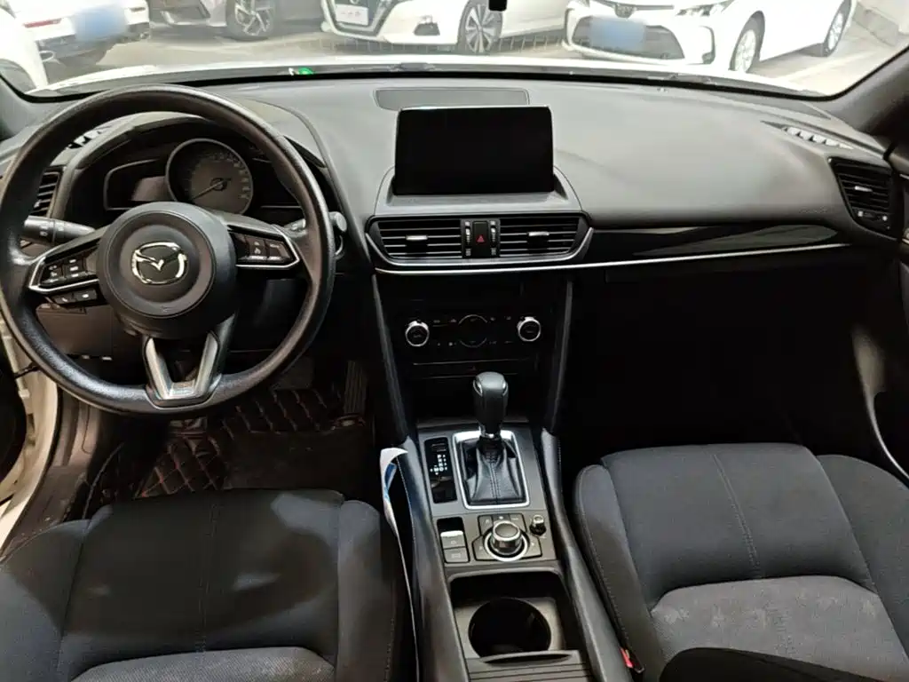 Mazda CX-4 2021 — фото 10