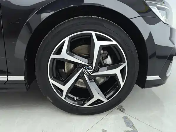 Volkswagen Magotan 2024