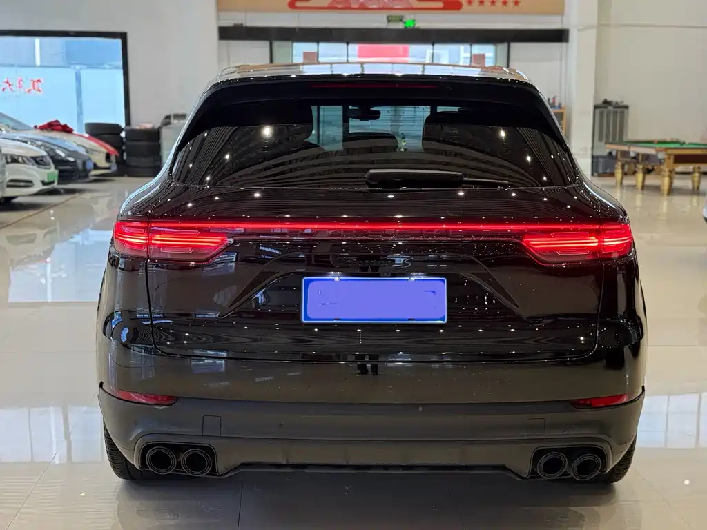 Porsche Cayenne 2021
