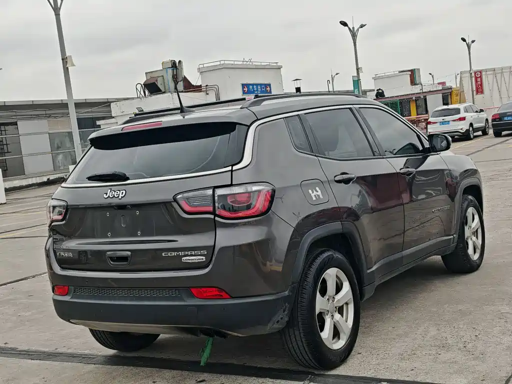 Jeep Compass 2017 — фото 4