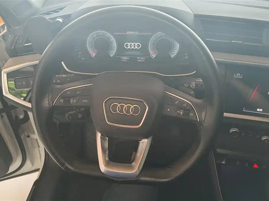 Audi Q3 2025 — фото 15