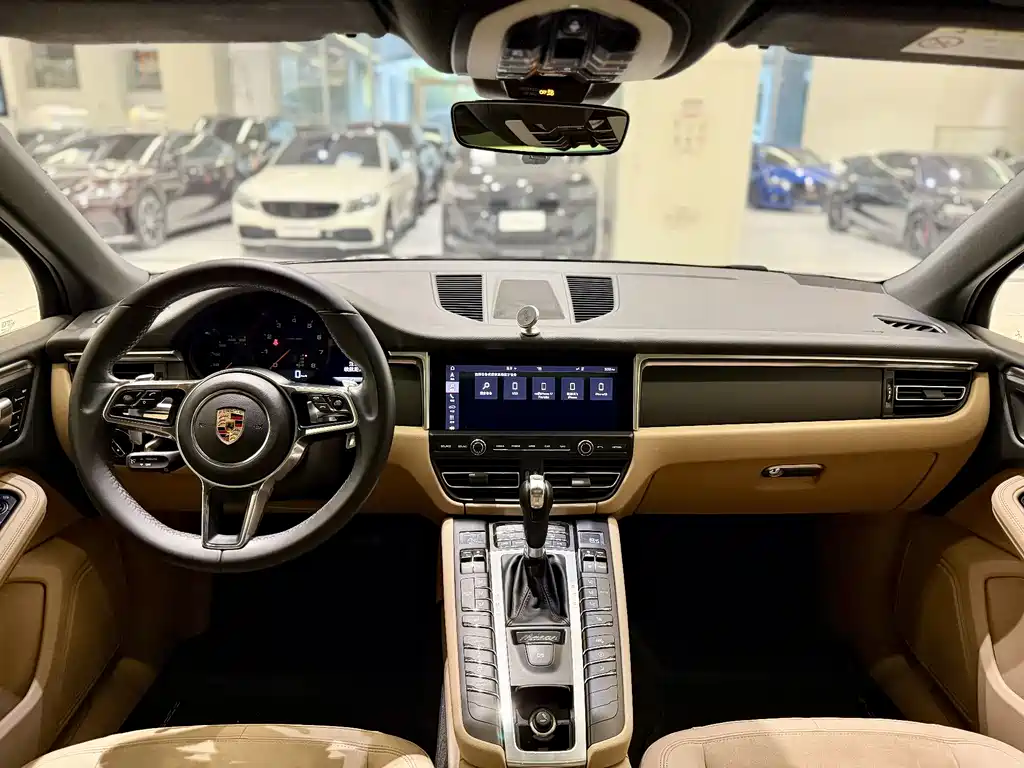 Porsche Macan 2019 — фото 9