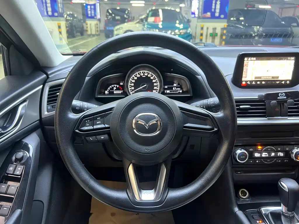Mazda 3 Axela 2017 — фото 5