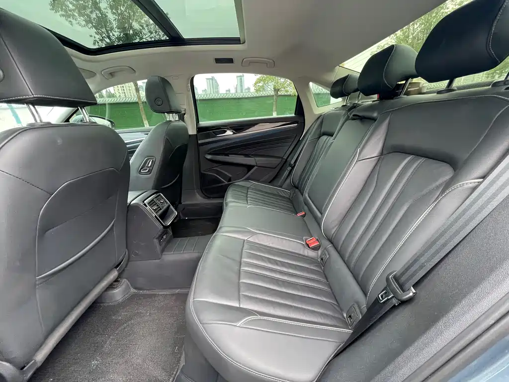 Volkswagen Passat 2022
