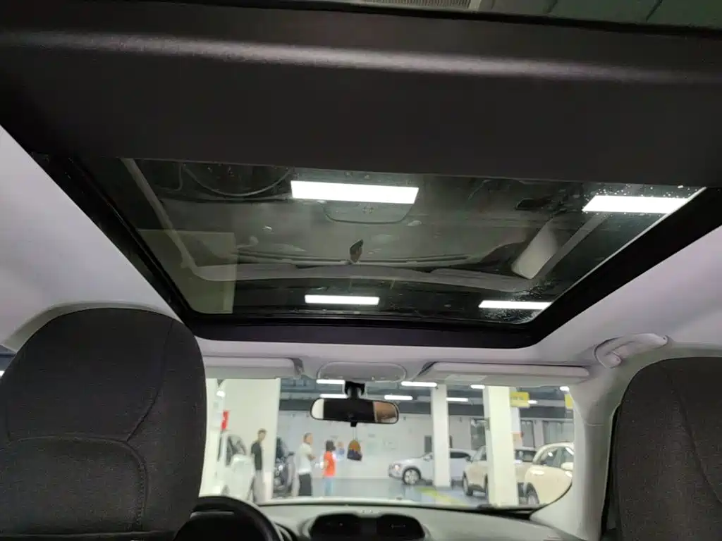 Jeep Renegade 2019 — фото 18