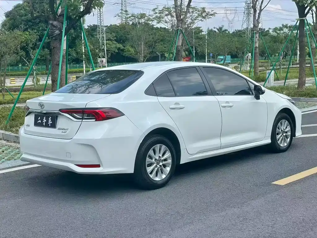 Toyota Corolla 2019 — фото 9