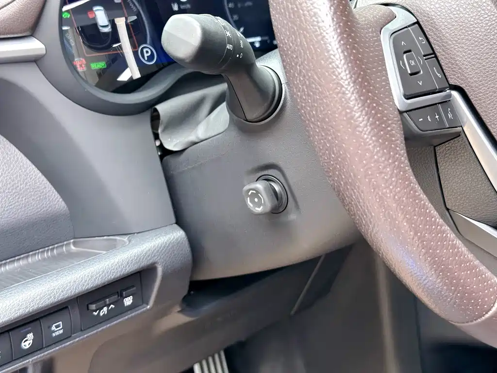 Toyota Granvia 2023 — фото 33