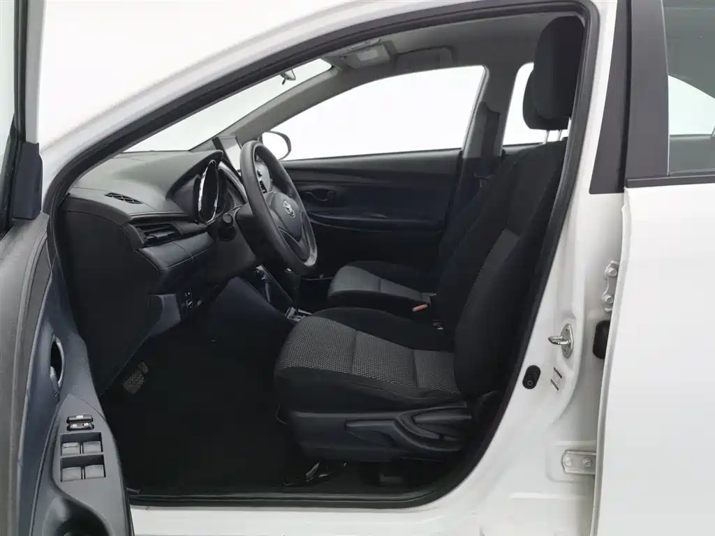 Toyota Vios 2016 — фото 10