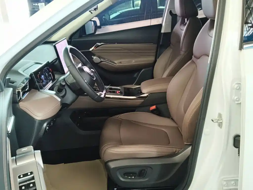 GAC Motor Trumpchi GS4 2024 — фото 15