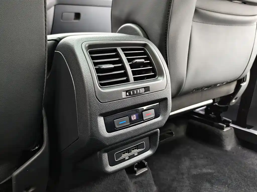 Volkswagen Touran 2018 — фото 17