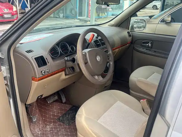 Buick GL8 2011