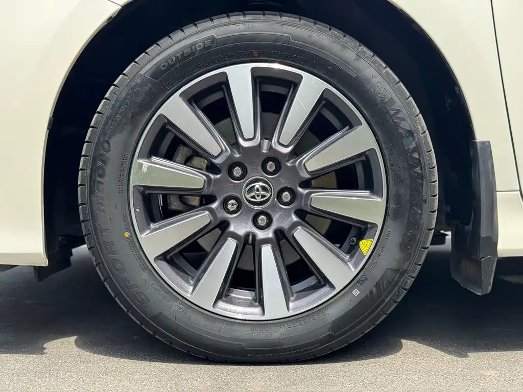 Toyota Sienna 2019 — фото 37