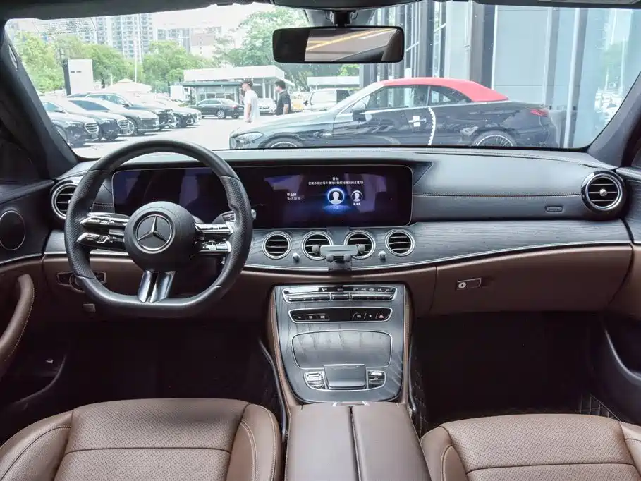 Mercedes-Benz E-Class 2022 — фото 10