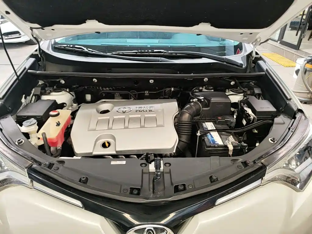Toyota RAV4 2018 — фото 20