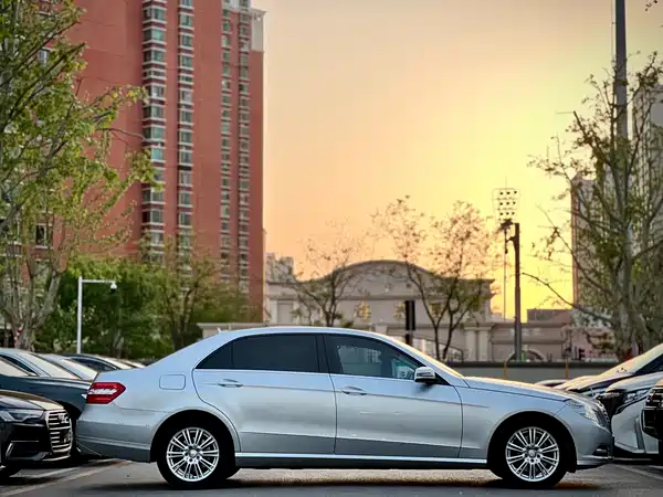 Mercedes-Benz E-Class 2011