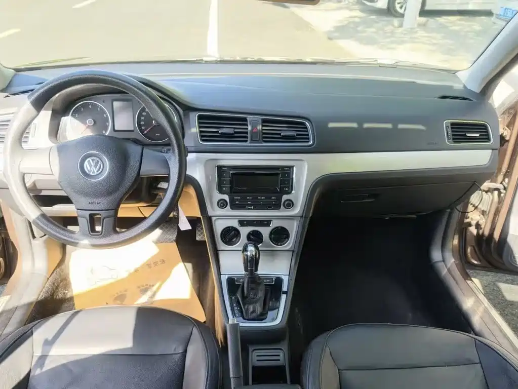 Volkswagen Gran Lavida 2015