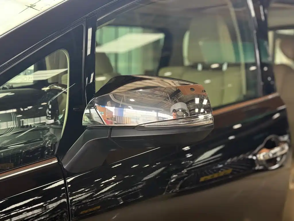 Toyota Alphard 2018 — фото 27