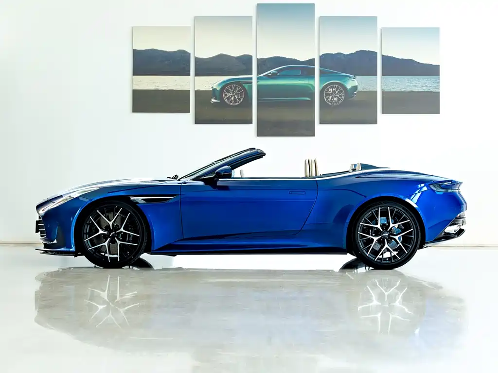 Aston Martin DB12 — фото 4