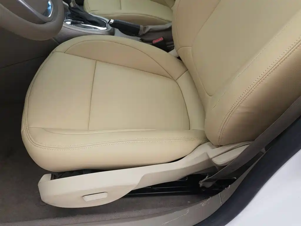 Buick Excelle 2014 — фото 20
