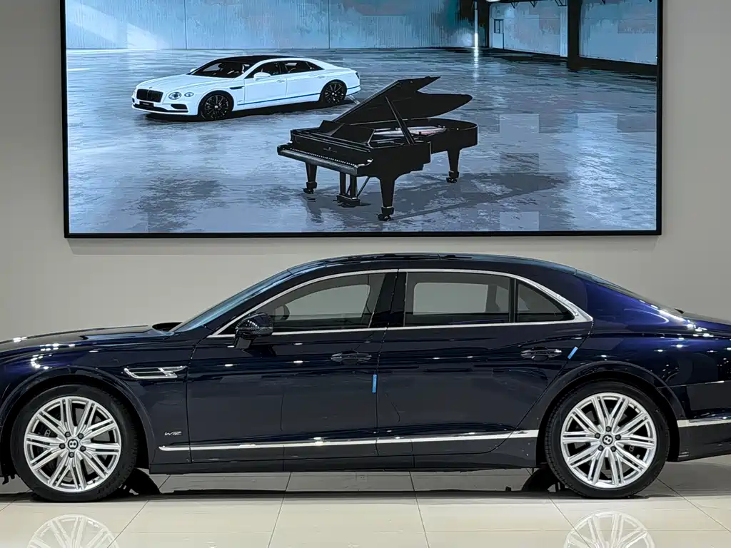 Bentley Flying Spur 2021 — фото 3