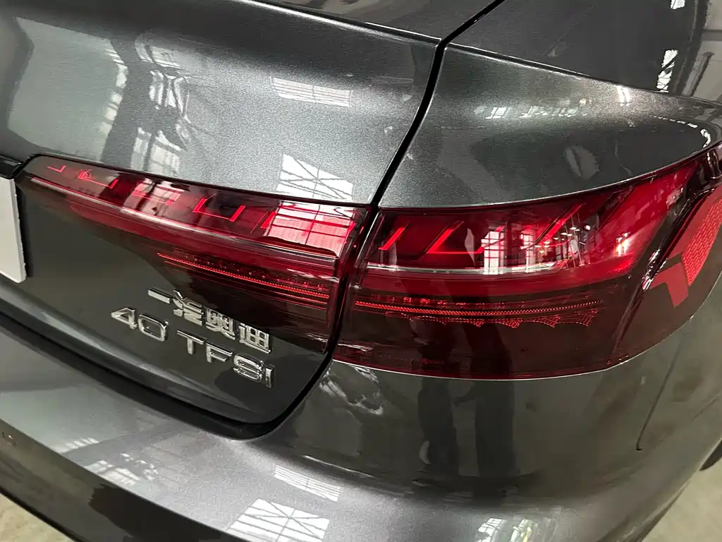 Audi A4L 2025 — фото 14