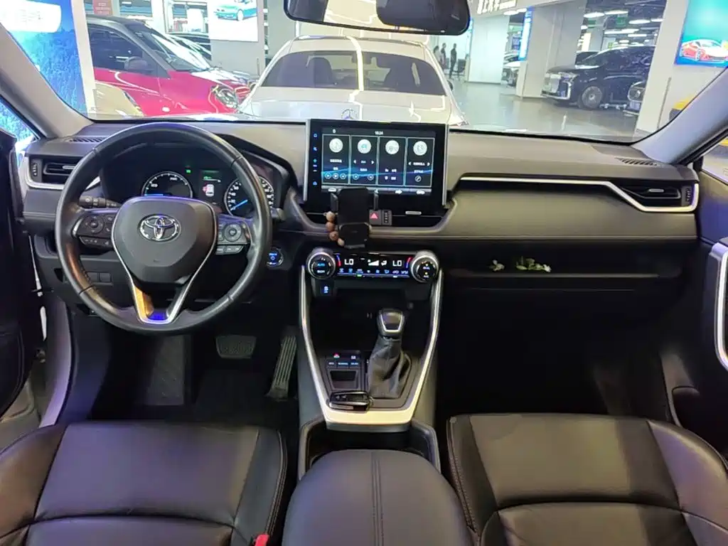 Toyota Wildlander 2021 — фото 10