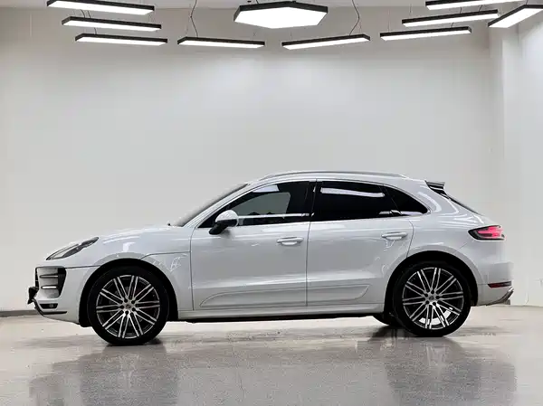 Porsche Macan 2014