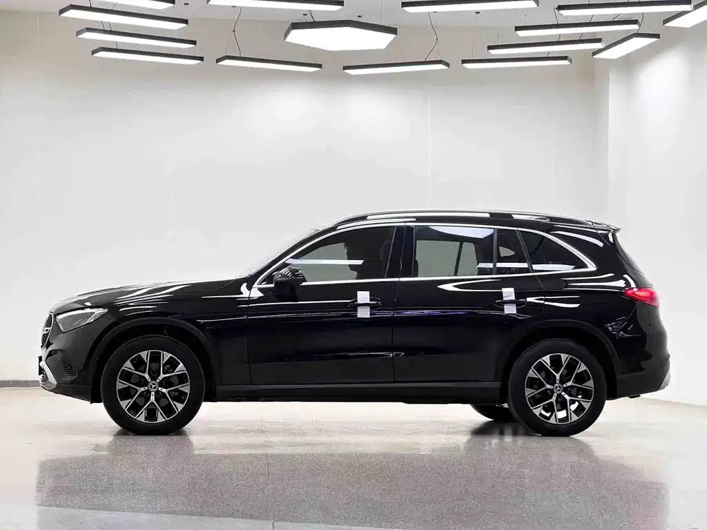 Mercedes-Benz GLC 2023