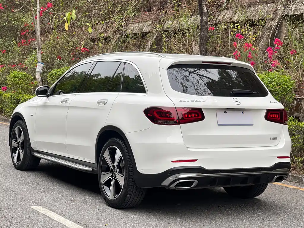 Mercedes-Benz GLC 2023