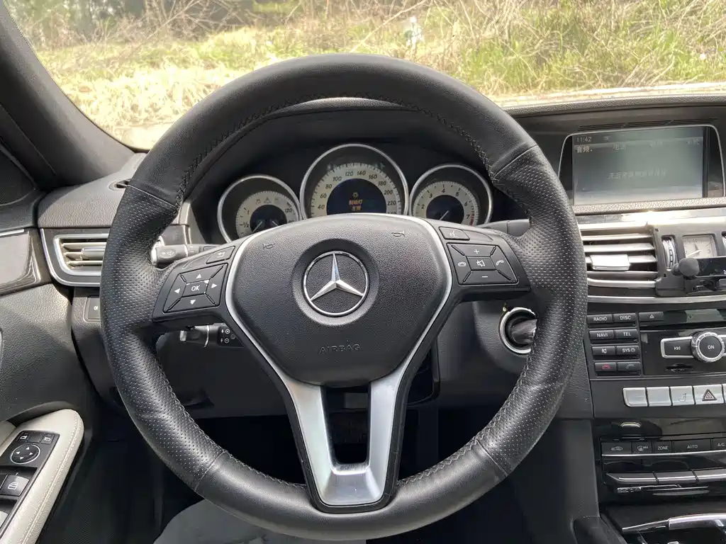 Mercedes-Benz E-Class 2014 — фото 18