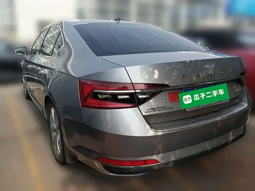 Skoda Superb 2021 — фото 27