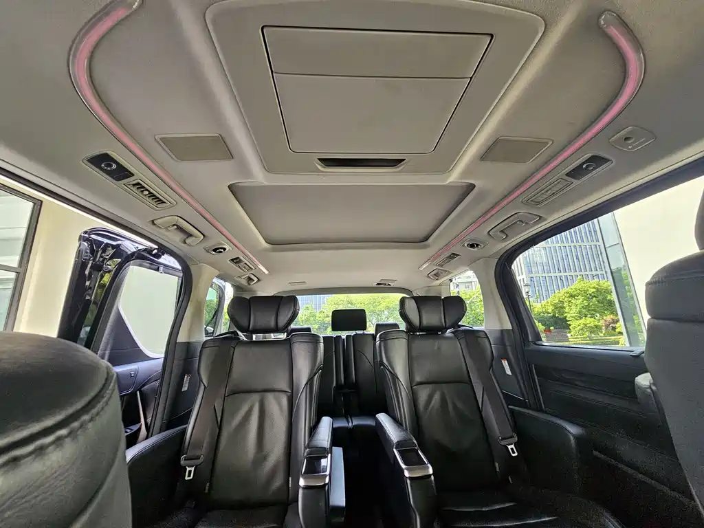 Toyota Vellfire 2020 — фото 25