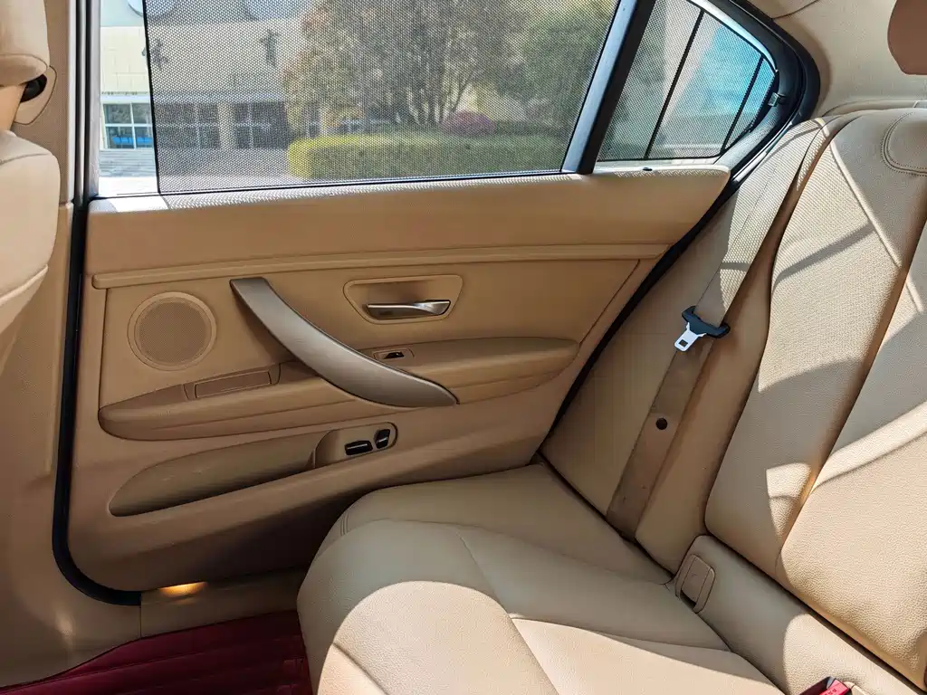 BMW 3 Series 2015 — фото 11