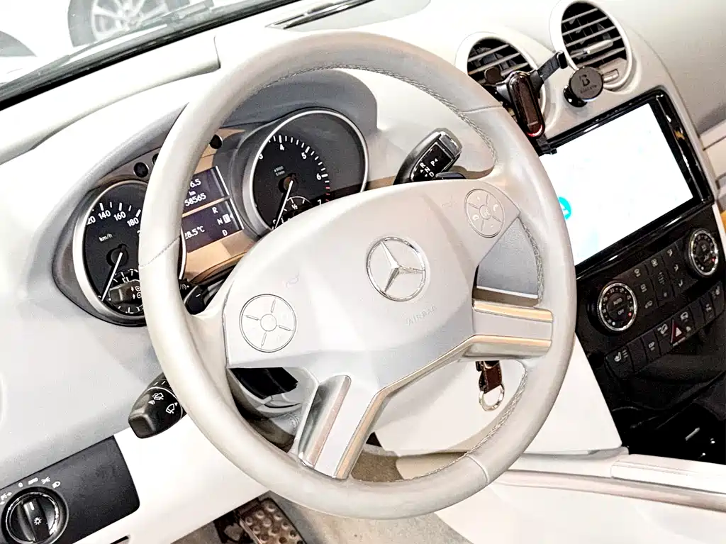 Mercedes-Benz M-Class 2011