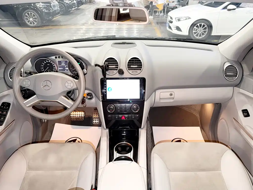 Mercedes-Benz M-Class 2011