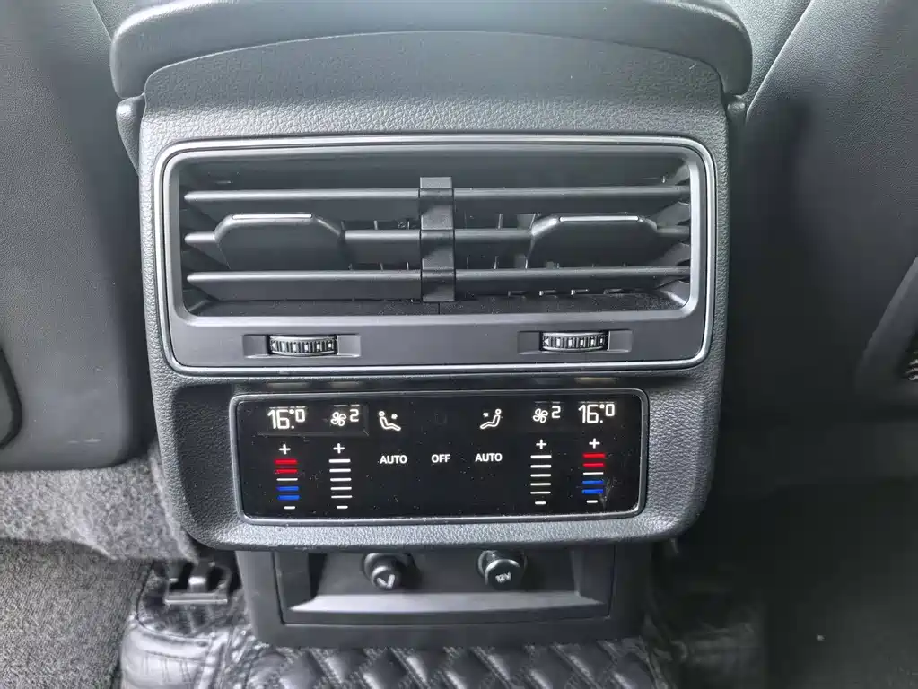 Audi Q7 2022 — фото 15