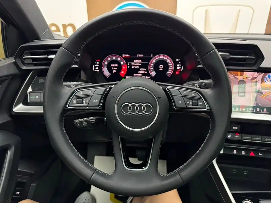 Audi A3 2023 — фото 11