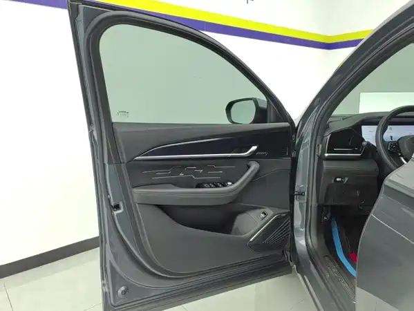 Geely Xingyue L 2024
